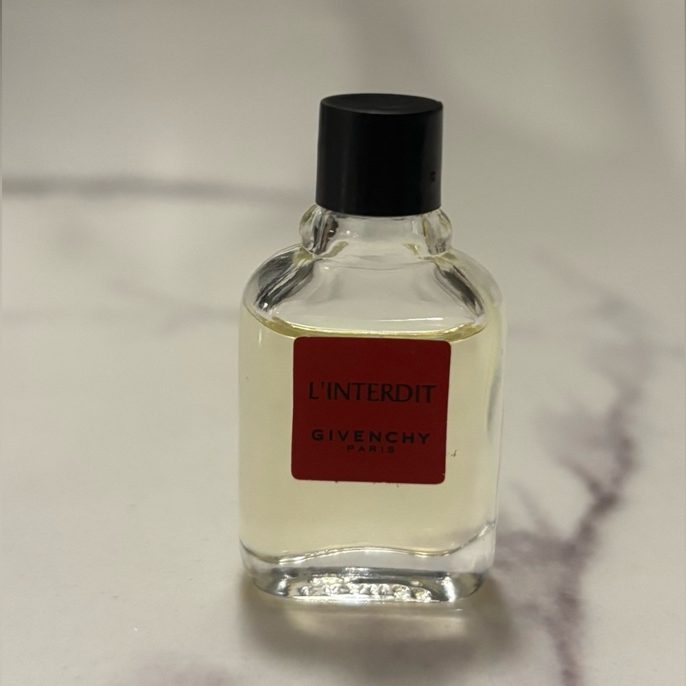 Givenchy L'Interdit - Picture 3 of 5